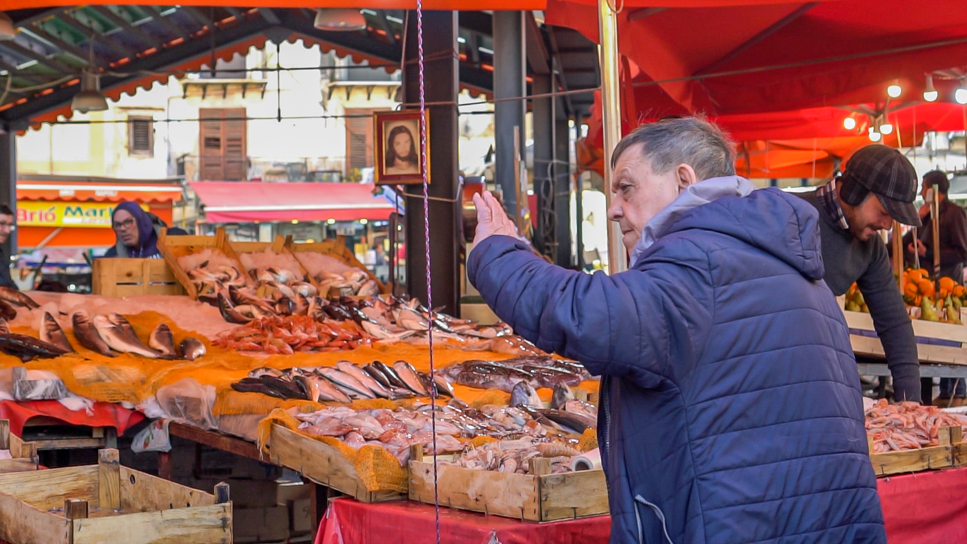 Italienisch lernen leicht gemacht. Menschen, Eindrücke auf dem Mercato Ballaro in Palermo